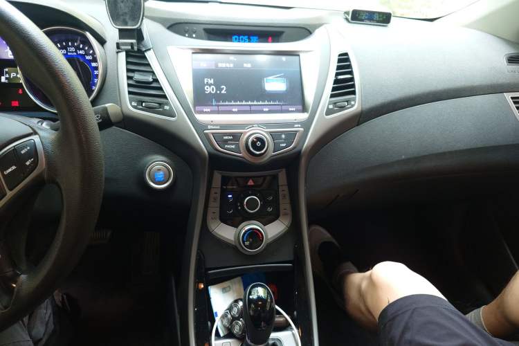 Used Hyundai Elantra (5th Generation / Langdong) 2016 1.6L Automatic Prestige Model Audio And AC Panel