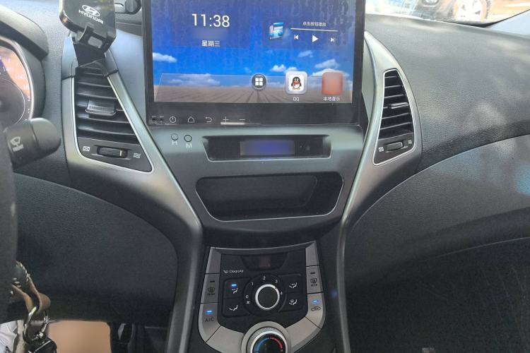 Used Hyundai Elantra (5th Generation / Langdong) 2016 1.6L Automatic Smart Version Audio And AC Panel