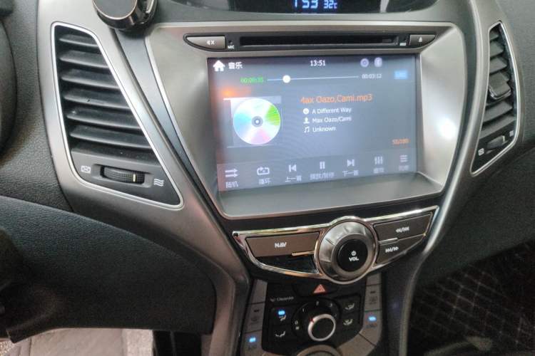 Used Hyundai Elantra (5th Generation / Langdong) 2016 1.6L Automatic Smart Version Audio And AC Panel