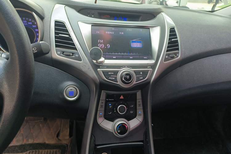 Used Hyundai Elantra (5th Generation / Langdong) 2016 1.6L Automatic Prestige Model Audio And AC Panel