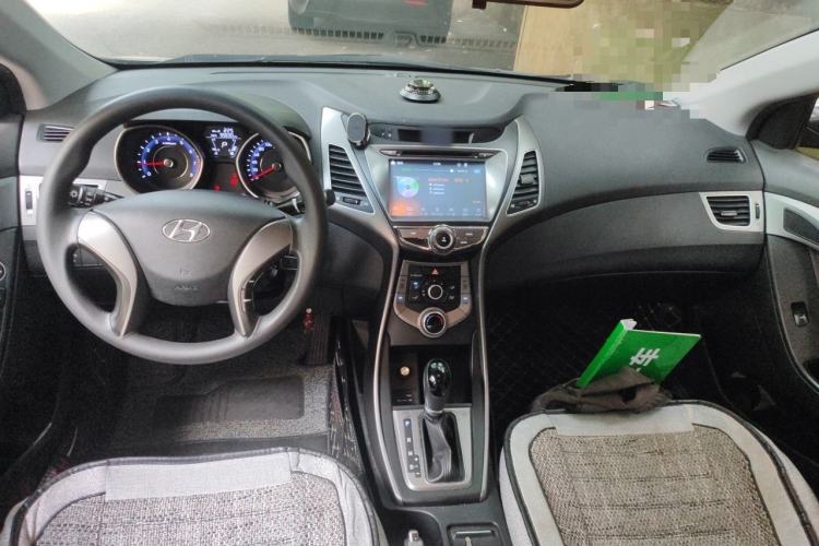 Used Hyundai Elantra (5th Generation / Langdong) 2016 1.6L Automatic Smart Version Center Console
