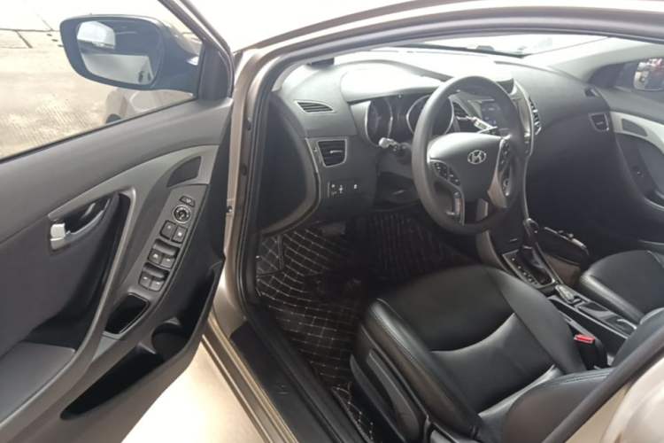 Used Hyundai Elantra (5th Generation / Langdong) 2016 1.6L Automatic Prestige Model Driver Seat