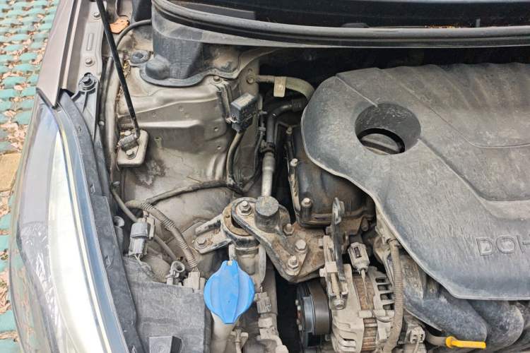 Used Hyundai Elantra (5th Generation / Langdong) 2016 1.6L Automatic Prestige Model Engine Bay Right