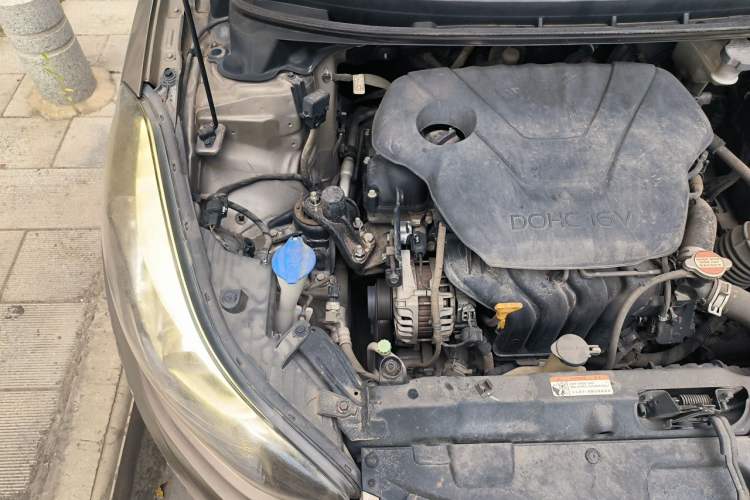 Used Hyundai Elantra (5th Generation / Langdong) 2016 1.6L Automatic Prestige Model Engine Bay Right