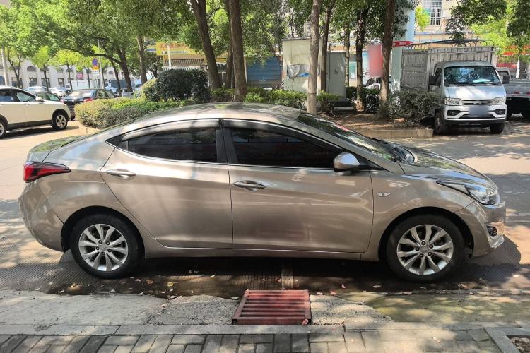 Used Hyundai Elantra (5th Generation / Langdong) 2016 1.6L Automatic Smart Version Exterior 2