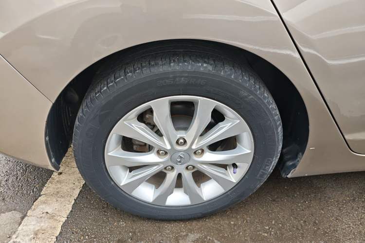 Used Hyundai Elantra (5th Generation / Langdong) 2016 1.6L Automatic Prestige Model Exterior 8