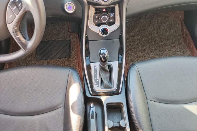 Used Hyundai Elantra (5th Generation / Langdong) 2016 1.6L Automatic Prestige Model Gear Lever