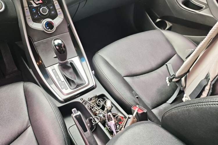 Used Hyundai Elantra (5th Generation / Langdong) 2016 1.6L Automatic Prestige Model Gear Lever