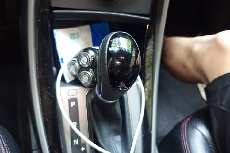 Used Hyundai Elantra (5th Generation / Langdong) 2016 1.6L Automatic Prestige Model Gear Lever