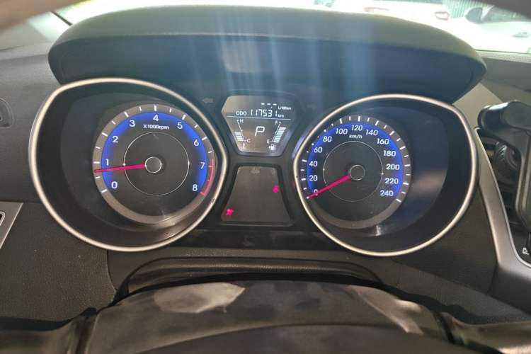 Used Hyundai Elantra (5th Generation / Langdong) 2016 1.6L Automatic Smart Version Instrument Cluster
