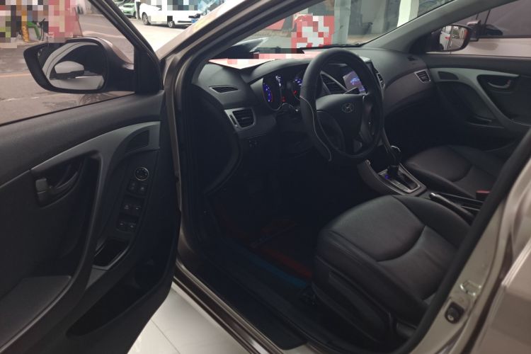 Used Hyundai Elantra (5th Generation / Langdong) 2016 1.6L Automatic Smart Version Interior 2