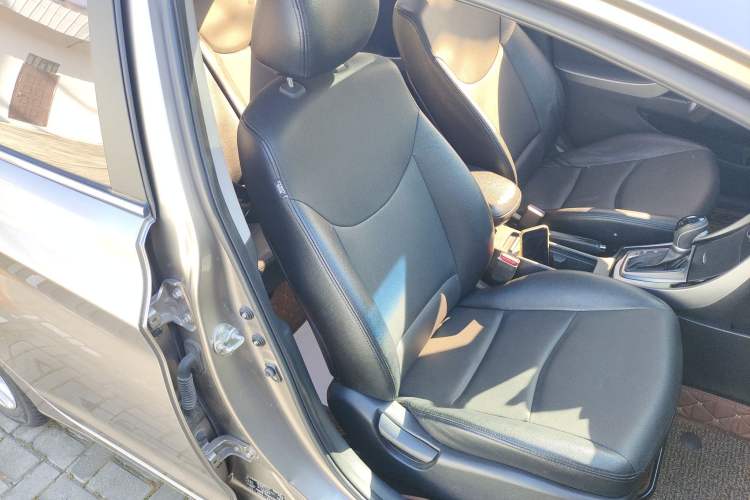 Used Hyundai Elantra (5th Generation / Langdong) 2016 1.6L Automatic Prestige Model Right Front Seat