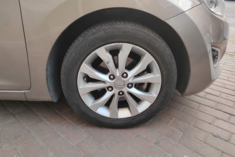 Used Hyundai Elantra (5th Generation / Langdong) 2016 1.6L Automatic Prestige Model Right Front Wheel Hub