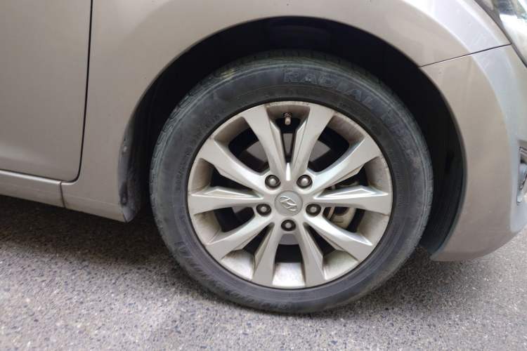 Used Hyundai Elantra (5th Generation / Langdong) 2016 1.6L Automatic Prestige Model Right Front Wheel Hub