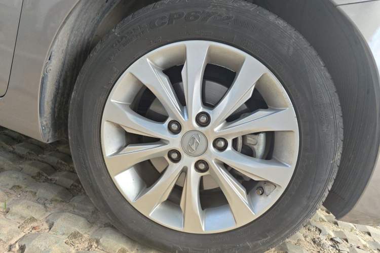 Used Hyundai Elantra (5th Generation / Langdong) 2016 1.6L Automatic Prestige Model Right Front Wheel Hub