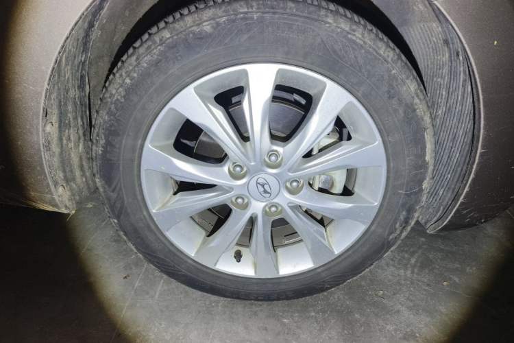 Used Hyundai Elantra (5th Generation / Langdong) 2016 1.6L Automatic Prestige Model Right Front Wheel Hub