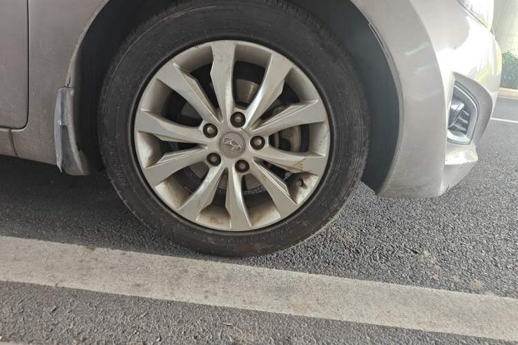 Used Hyundai Elantra (5th Generation / Langdong) 2016 1.6L Automatic Smart Version Right Front Wheel Hub