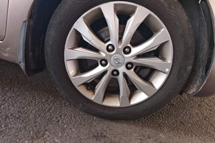Used Hyundai Elantra (5th Generation / Langdong) 2016 1.6L Automatic Prestige Model Right Front Wheel Hub