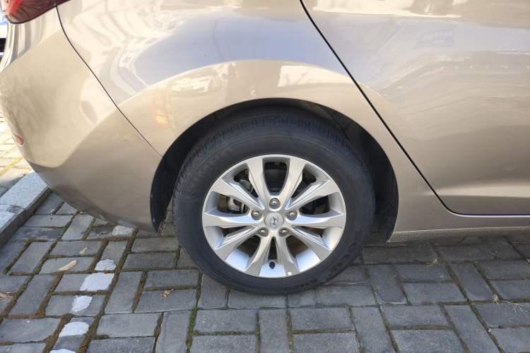 Used Hyundai Elantra (5th Generation / Langdong) 2016 1.6L Automatic Prestige Model Right Rear Wheel Hub