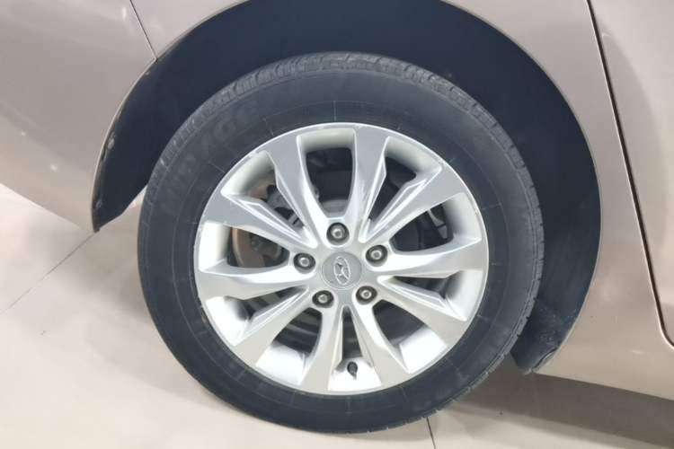 Used Hyundai Elantra (5th Generation / Langdong) 2016 1.6L Automatic Smart Version Right Rear Wheel Hub