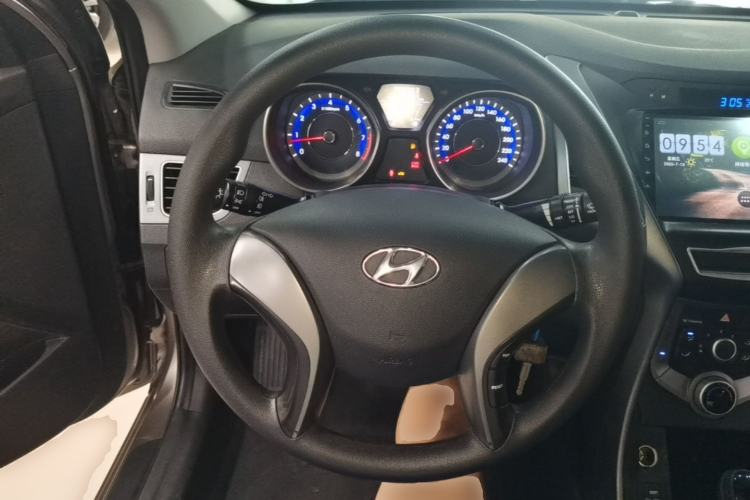 Used Hyundai Elantra (5th Generation / Langdong) 2016 1.6L Automatic Smart Version Steering Wheel