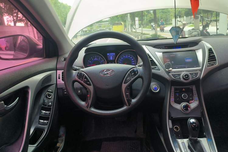 Used Hyundai Elantra (5th Generation / Langdong) 2016 1.6L Automatic Prestige Model Steering Wheel