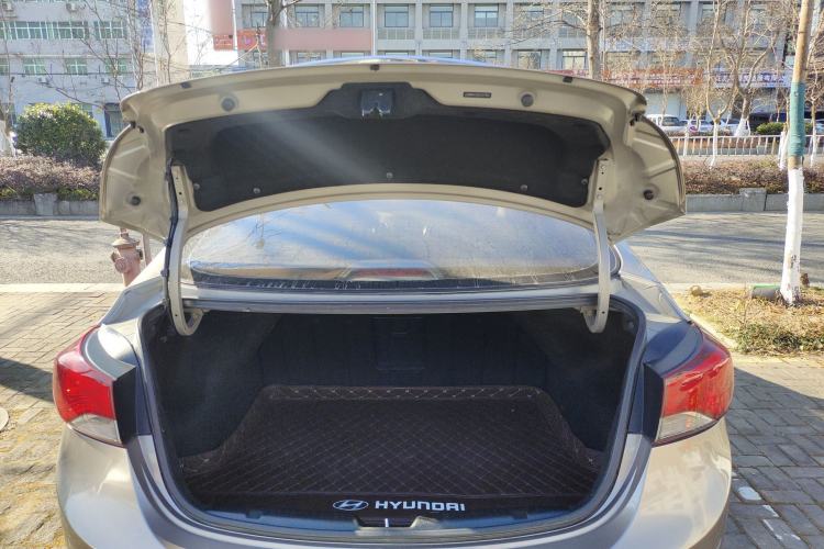 Used Hyundai Elantra (5th Generation / Langdong) 2016 1.6L Automatic Prestige Model Trunk