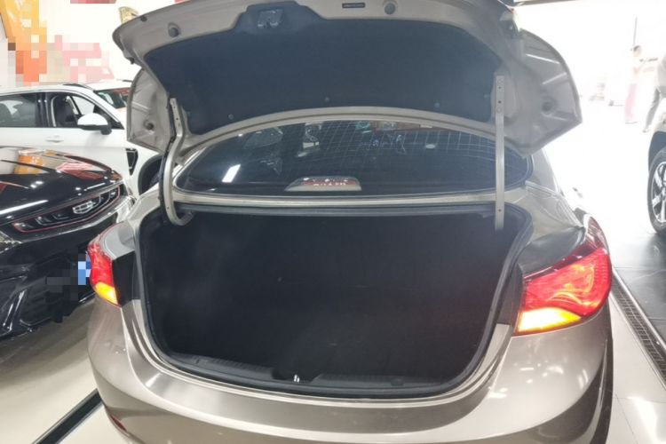 Used Hyundai Elantra (5th Generation / Langdong) 2016 1.6L Automatic Smart Version Trunk