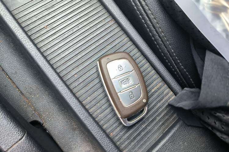 Used Hyundai Elantra (5th Generation / Langdong) 2016 1.6L Automatic Prestige Model Vehicle Key
