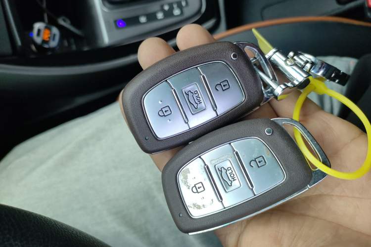 Used Hyundai Elantra (5th Generation / Langdong) 2016 1.6L Automatic Prestige Model Vehicle Key