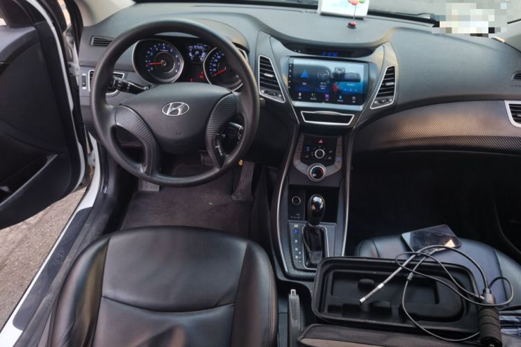Used Hyundai Elantra (5th Generation / Langdong) 2016 1.6L Automatic Smart Version Center Console