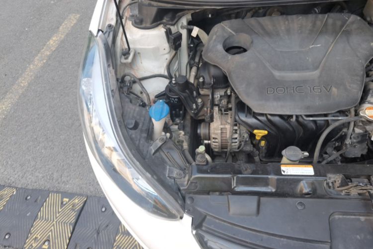 Used Hyundai Elantra (5th Generation / Langdong) 2016 1.6L Automatic Smart Version Engine Bay Right
