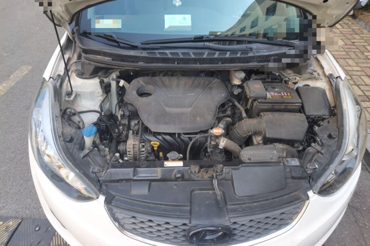 Used Hyundai Elantra (5th Generation / Langdong) 2016 1.6L Automatic Smart Version Engine Bay