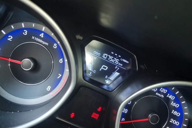 Used Hyundai Elantra (5th Generation / Langdong) 2016 1.6L Automatic Smart Version Odometer Close Up