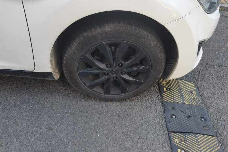 Used Hyundai Elantra (5th Generation / Langdong) 2016 1.6L Automatic Smart Version Right Front Wheel Hub