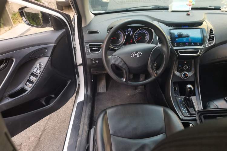 Used Hyundai Elantra (5th Generation / Langdong) 2016 1.6L Automatic Smart Version Steering Wheel