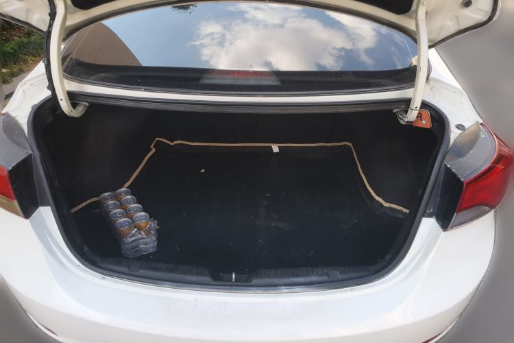 Used Hyundai Elantra (5th Generation / Langdong) 2016 1.6L Automatic Smart Version Trunk