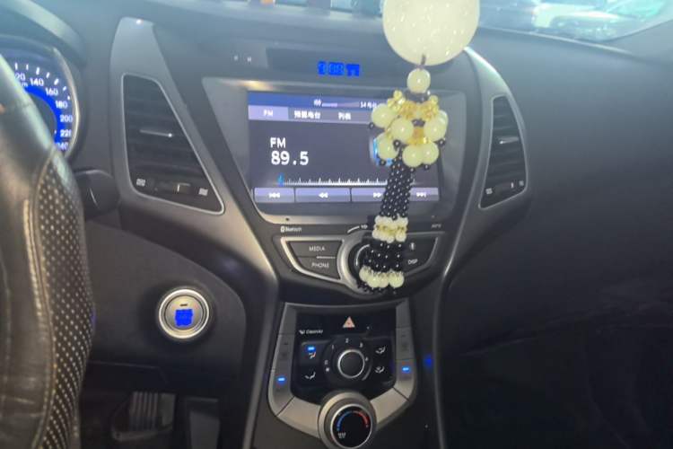 Used Hyundai Elantra (5th Generation / Langdong) 2016 1.6L Automatic Prestige Model Audio And AC Panel