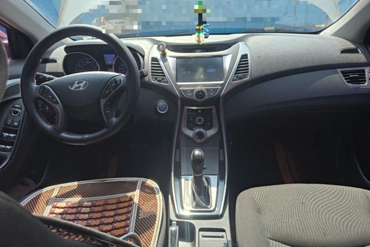 Used Hyundai Elantra (5th Generation / Langdong) 2016 1.6L Automatic Smart Version Center Console