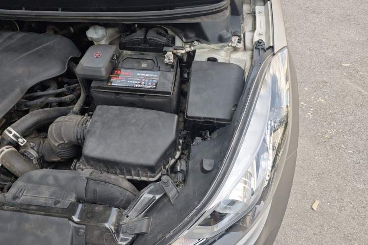 Used Hyundai Elantra (5th Generation / Langdong) 2016 1.6L Automatic Prestige Model Engine Bay Left
