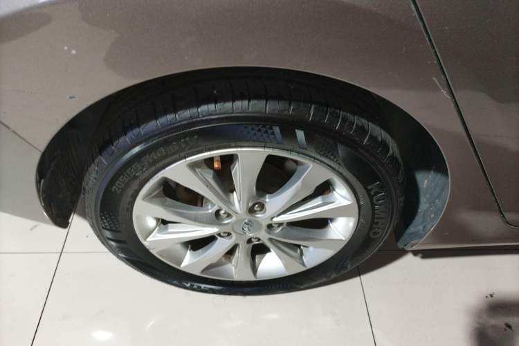 Used Hyundai Elantra (5th Generation / Langdong) 2016 1.6L Automatic Prestige Model Exterior 8