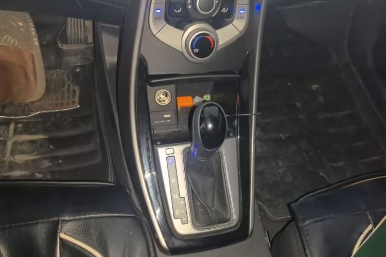 Used Hyundai Elantra (5th Generation / Langdong) 2016 1.6L Automatic Prestige Model Gear Lever