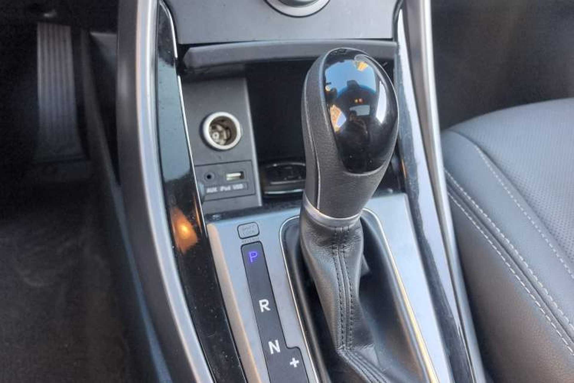 Used Hyundai Elantra (5th Generation / Langdong) 2016 1.6L Automatic Prestige Model Gear Lever
