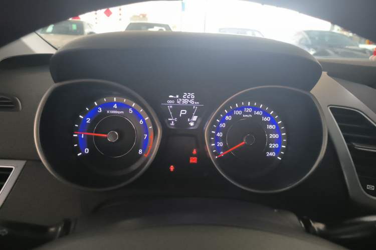 Used Hyundai Elantra (5th Generation / Langdong) 2016 1.6L Automatic Smart Version Instrument Cluster