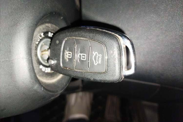 Used Hyundai Elantra (5th Generation / Langdong) 2016 1.6L Automatic Prestige Model Interior 1