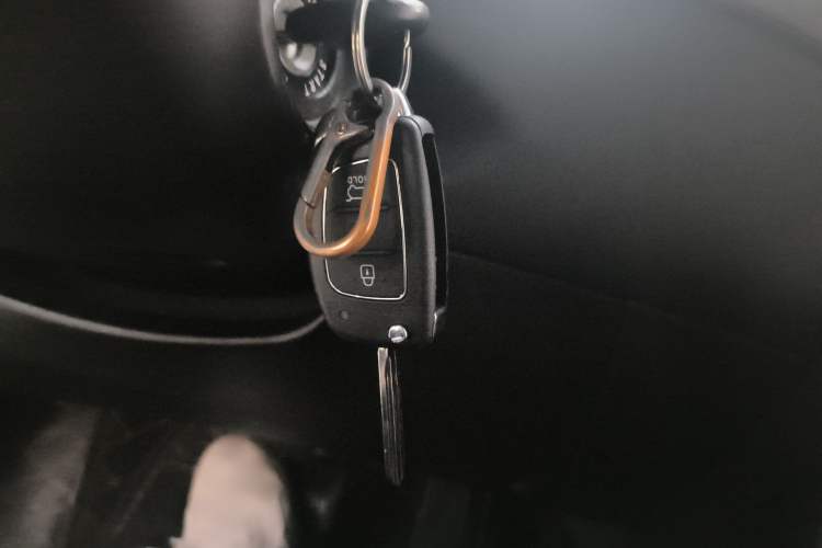 Used Hyundai Elantra (5th Generation / Langdong) 2016 1.6L Automatic Smart Version Interior 1