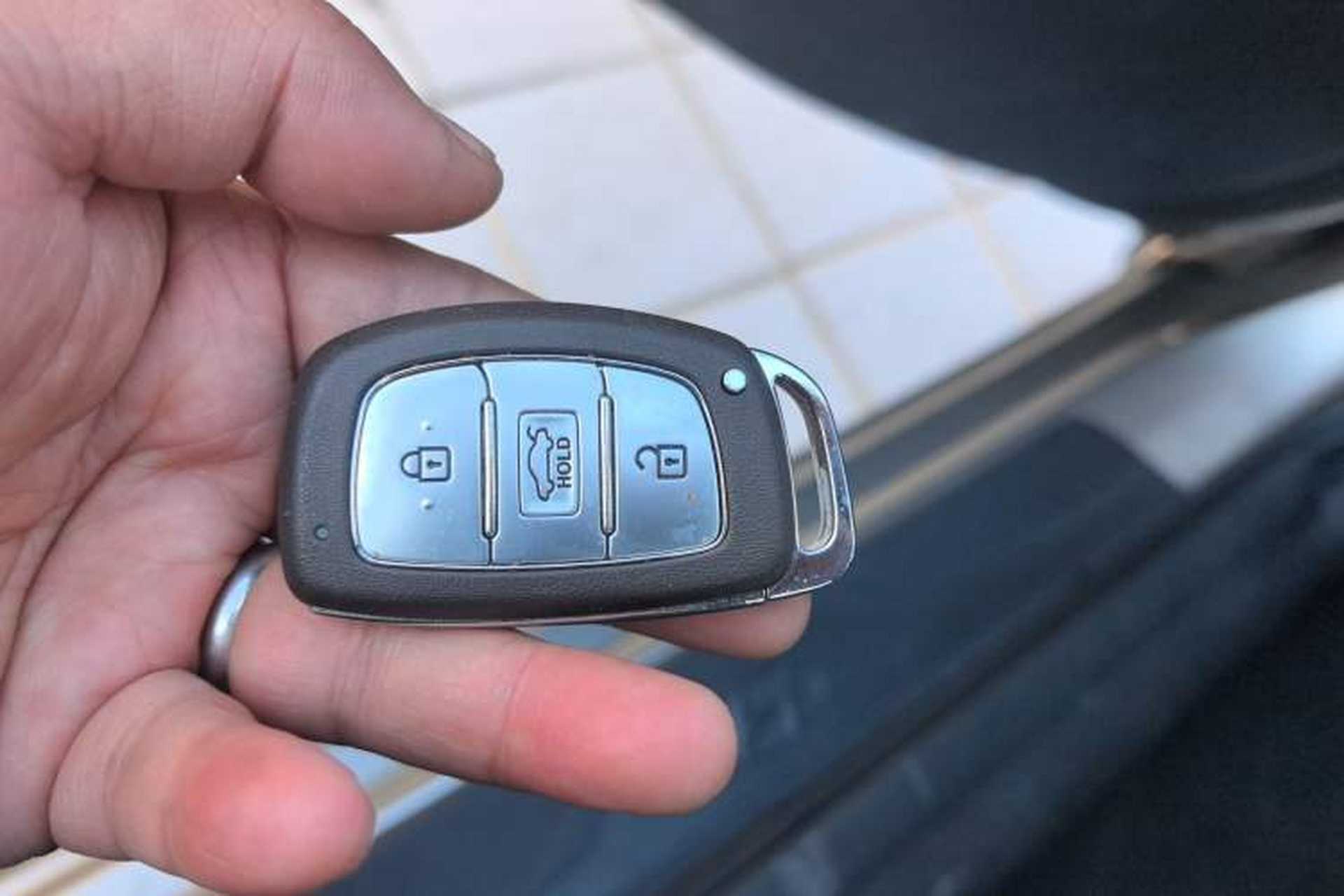Used Hyundai Elantra (5th Generation / Langdong) 2016 1.6L Automatic Prestige Model Interior 1