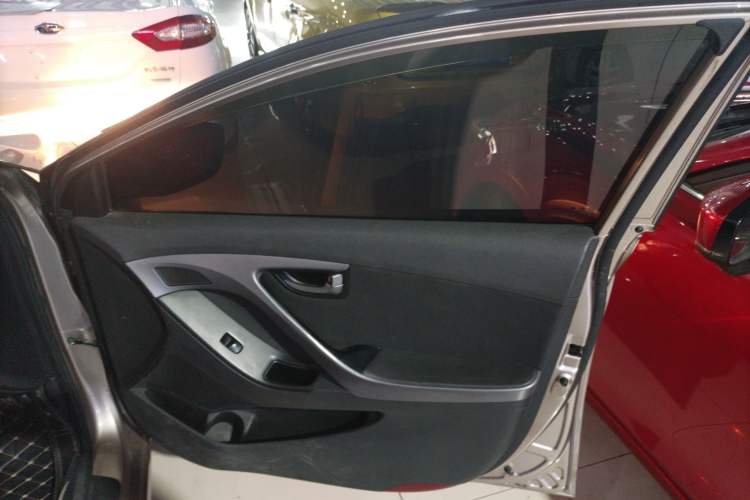 Used Hyundai Elantra (5th Generation / Langdong) 2016 1.6L Automatic Prestige Model Interior 5