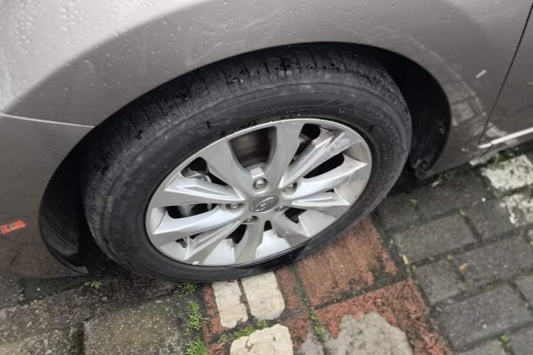 Used Hyundai Elantra (5th Generation / Langdong) 2016 1.6L Manual Luxury Model Left Front Wheel Hub