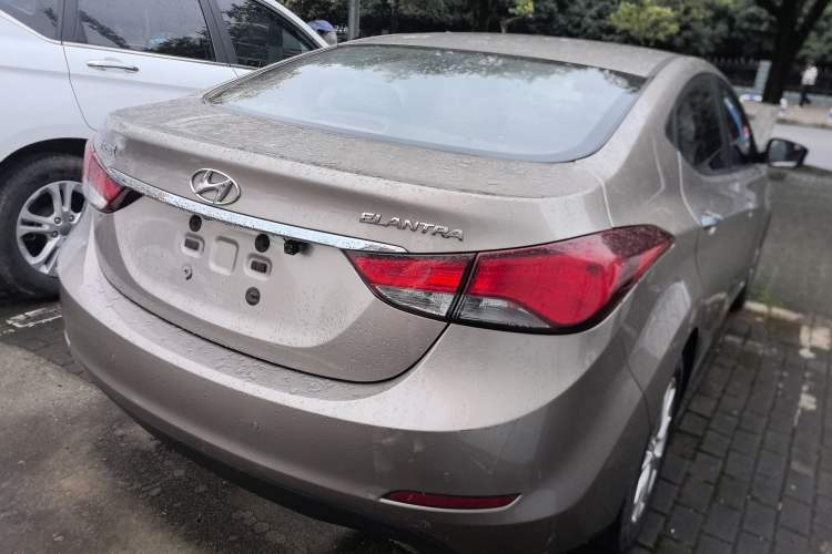 Used Hyundai Elantra (5th Generation / Langdong) 2016 1.6L Manual Luxury Model Rear Right 45 Deg